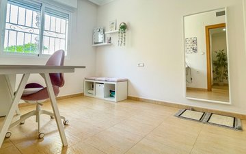 Property slide 32