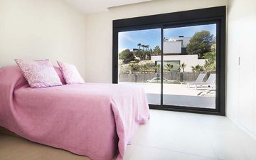 Property slide 22
