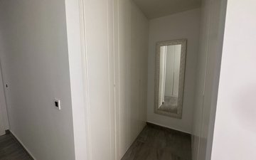 Property slide 32