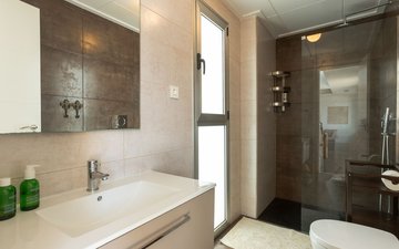 Property slide 25