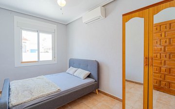 Property slide 32