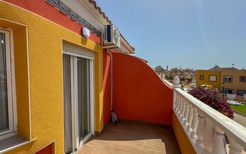 Property slide 32