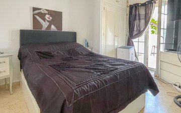 Property slide 22