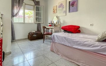 Property slide 25
