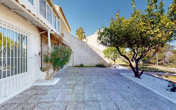 Property slide 22