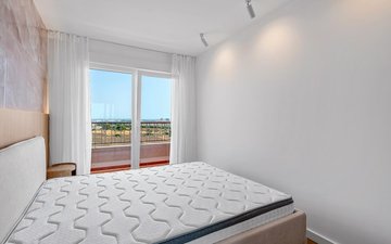 Property slide 32