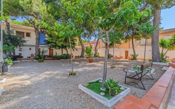Property slide 32