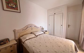 Property slide 32