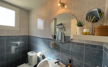 Property slide 32