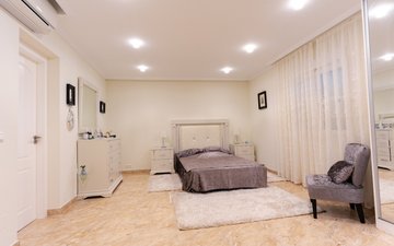 Property slide 21
