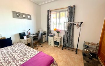Property slide 32