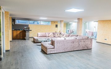 Property slide 17