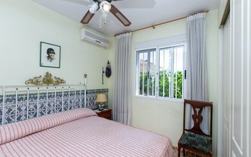 Property slide 32