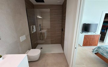 Property slide 44