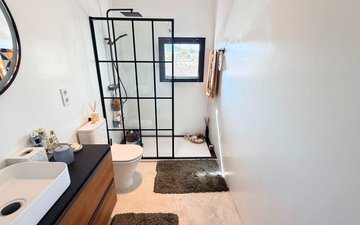 Property slide 32