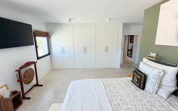 Property slide 40