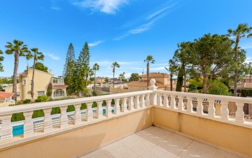 Property slide 32