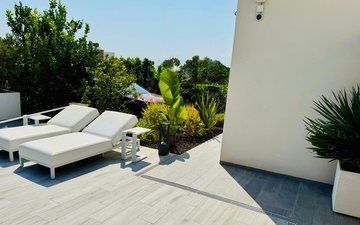 Property slide 16