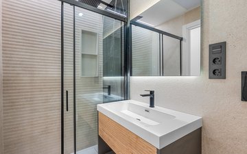 Property slide 32