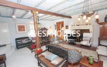 Property slide 32