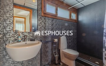 Property slide 15