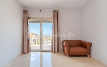 Property slide 48