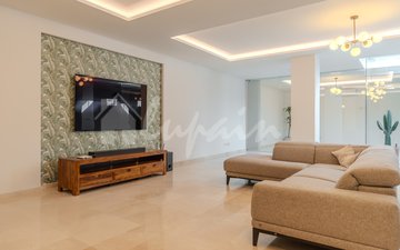 Property slide 78