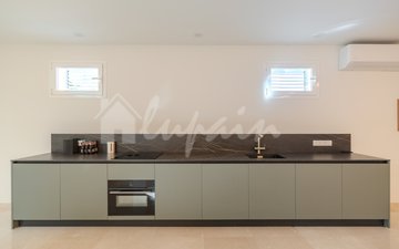 Property slide 80