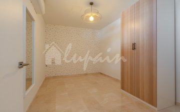 Property slide 81