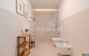 Property slide 84