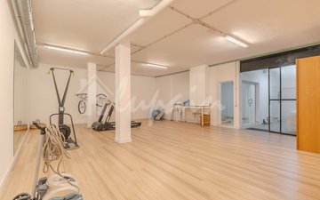 Property slide 89