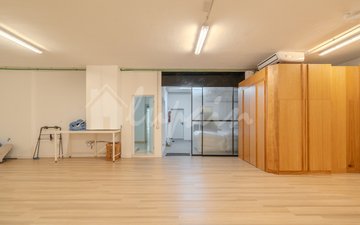 Property slide 90