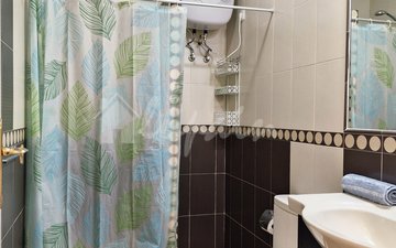 Property slide 10
