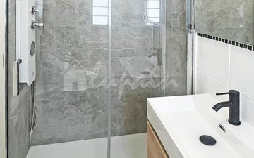 Property slide 32