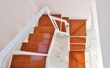 Property slide 10