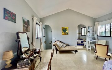Property slide 22