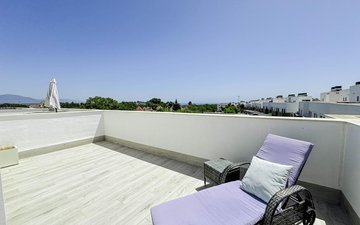 Property slide 32
