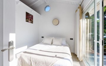 Property slide 32