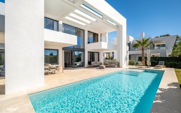 Property slide 32