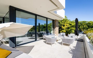Property slide 32