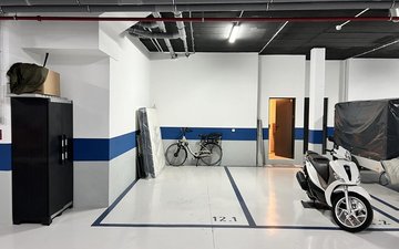 Property slide 32
