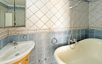 Property slide 25
