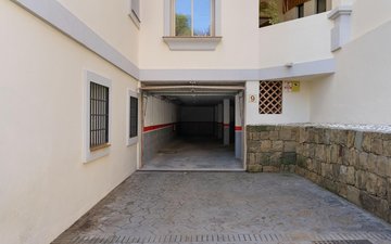 Property slide 32