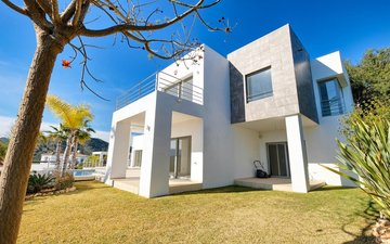 Property slide 10