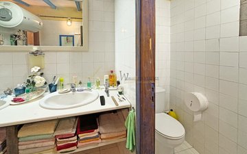 Property slide 32