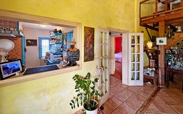 Property slide 10