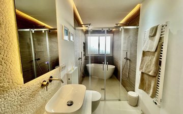 Property slide 18