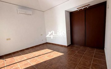 Property slide 22