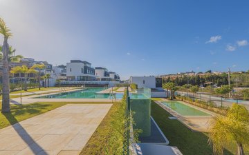 Property slide 40