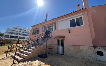 Property slide 32